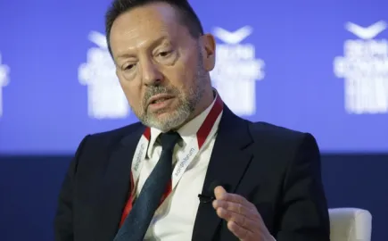 Στουρνάρας: Όχι βιαστικές αποφάσεις από την ΕΚΤ – Ανοιχτό παράθυρο για αύξηση επιτοκίων τον Οκτώβριο