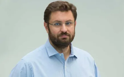 Ο Κώστας Ζαχαριάδης προσχωρεί στην ΕΛΑΣ