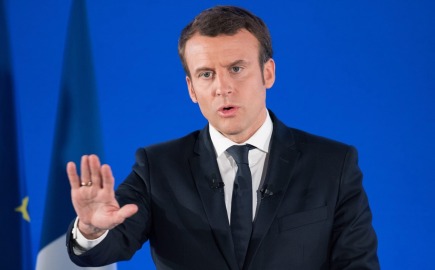 Mακρόν: Ανακοινώνει πρόγραμμα εθελουσίας στρατιωτικής θητείας 