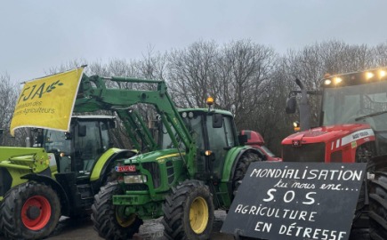 ΕΕ: Ανέβαλε την εμπορική συμφωνία με τη Mercosur εξαιτίας της αντίστασης από τους αγρότες 