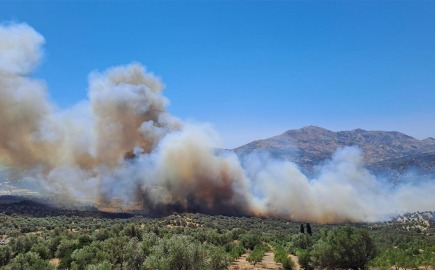 Συνεχίζουν να επιχειρούν δυνάμεις της πυροσβεστικής στο Ρέθυμνο - Καλύτερη η εικόνα