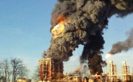 Μπαχρέιν: Πυρκαγιά σε διυλιστήριο από πλήγμα ιρανικού πυραύλου