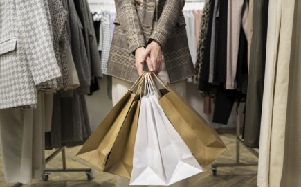 Στόχος του λιανεμπορίου ο τζίρος να ξεπεράσει τα 4,5 δισ. ευρώ το Δεκέμβριο