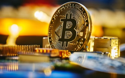 Σε υψηλό διμήνου το bitcoin