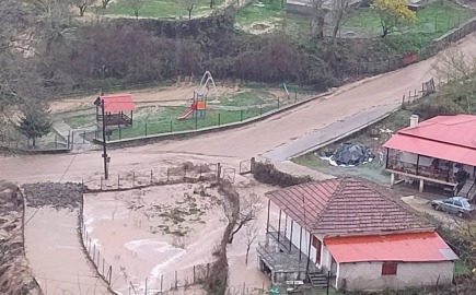 Τρίκαλα: Σοβαρά προβλήματα σε χωριά του Δήμου Μετεώρων από τις βροχοπτώσεις 