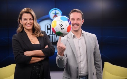 Ο Δ. Μακαλιάς σκίζει το σενάριο και μετατρέπει το GAME TIME σε stand-up show