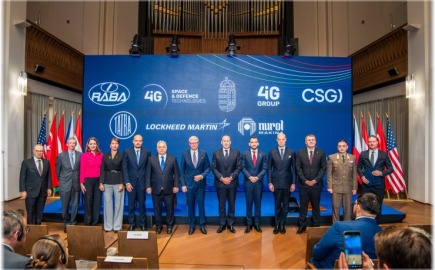 Η CSG μπαίνει στην ουγγρική αμυντική βιομηχανία με οχήματα και HIMARS