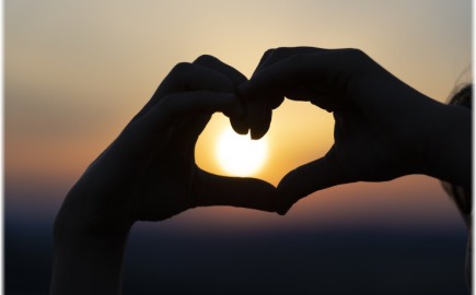 Το "κλειδί" για πετυχημένα ραντεβού και σχέσεις με διάρκεια είναι... (πάλι) η περιέργεια