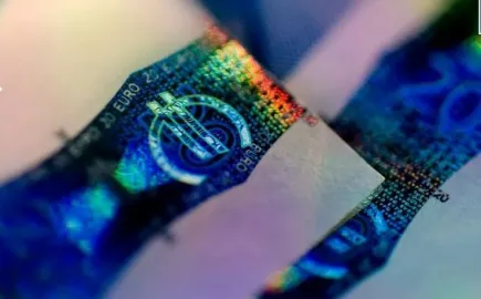 Το ευρώ ενισχύεται οριακά 0,03%, στα 1,1660 δολάρια 