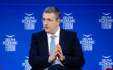 Τζιτζικώστας: Τα αεροπορικά καύσιμα επαρκούν μέχρι τις αρχές Ιουνίου