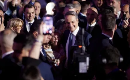 ΝΔ: Επιχείρηση προσέγγισης της νέας γενιάς 