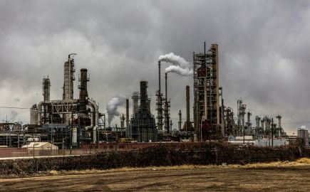 Θησαύρισαν οι πετρελαϊκοί κολοσσοί από τον πόλεμο στη Μ. Ανατολή - «Κολυμπούν» στα κέρδη 