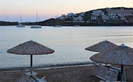 Άνδρος: Ο πολυδιάστατος χαρακτήρας του νησιού στο επίκεντρο αφιερωμάτων του Euronews 