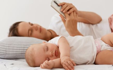 Ψηφιακή γονεϊκότητα: Η αγορά του babytech μετατρέπει τα βρέφη σε πηγή δεδομένων