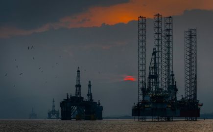Ο Τραμπ ανοίγει τα Στενά του Ορμούζ, αλλά το Ιράν παίρνει τον έλεγχο