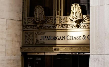 JP Morgan: Ανεβάζει τον πήχη για τον S&P 500 στις 8.000 μονάδες
