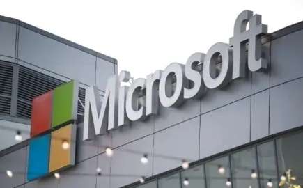 Microsoft: Στρατηγική υποχώρηση στην Κίνα με «σανίδα σωτηρίας» το AI και τις εξαγωγές