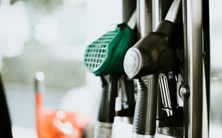 Έρευνα ΕΕΑ: Το 83% των ερωτηθέντων στηρίζει τη μείωση ΦΠΑ σε βασικά αγαθά και ΕΦΚ στα καύσιμα