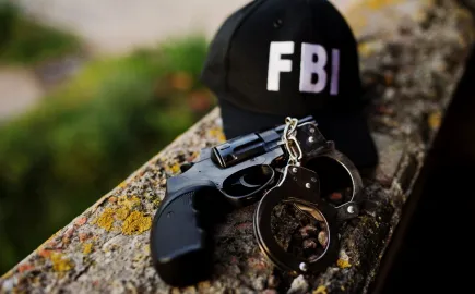 FBI: Τεράστια διαρροή δεδομένων εκθέτει πράκτορες και μυστικές αποστολές