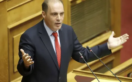 Βελόπουλος: Μια τρύπα στο νερό το ν/σ απαγόρευσης χρήσης social media από ανήλικους