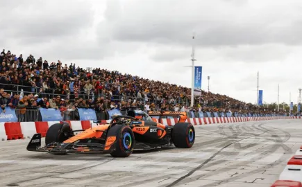 Το Allwyn x McLaren Racing: Live in Athens μέσα από ένα εντυπωσιακό highlight video και μοναδικές φωτογραφίες