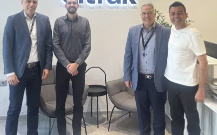 ELTRAK: Δωρεά εξοπλισμού στο Πανεπιστήμιο Πελοποννήσου για τη σύνδεση έρευνας και αγοράς