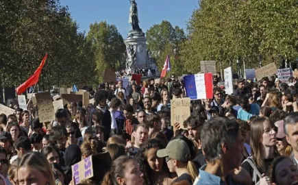 Δημοσκόπηση στη Γαλλία: 41% εγκρίνει την αστυνομική βία στις μαθητικές διαδηλώσεις