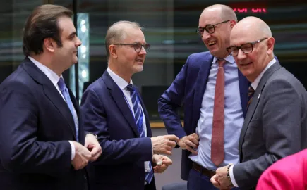 Μάχη στην ΕΕ για «ανάχωμα» στην ακρίβεια και στο κόστος ενέργειας