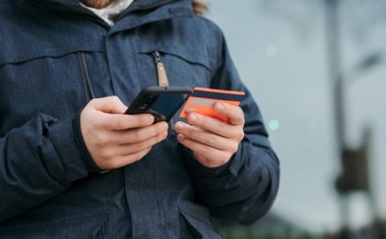 ΕΛΑΣ: Ψηφιακό εμπόριο ναρκωτικών με QR codes και κρυπτονομίσματα στη Θεσσαλονίκη