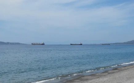 Πυρκαγιά σε φορτηγό - οχηματαγωγό με 29 επιβαίνοντες βόρεια της Μυκόνου