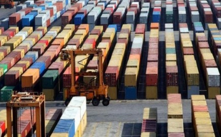 Σημαντική πτώση στο εμπορικό πλεόνασμα της ευρωζώνης