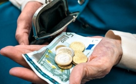 Σε 866,33 ευρώ ανέρχεται ο μέσος όρος των καταβαλλόμενων συντάξεων και εξηγεί εν μέρει γιατί η Ελλάδα είναι με τη Βουλγαρία στις φτωχότερες χώρες της ΕΕ
