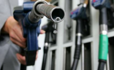 Αύξηση του φόρου στο ντίζελ κίνησης και «κούρεμα» φοροαπαλλαγών υποδεικνύει η Κομισιόν με την έκθεση για το Ευρωπαϊκό Εξάμηνο