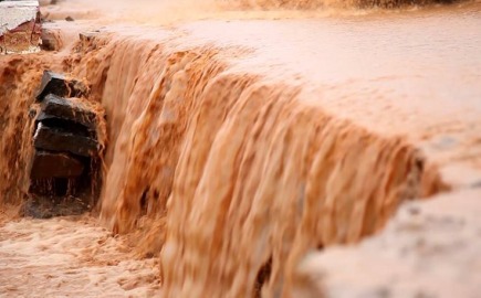 Πλημμύρες στην Αλβανία: Eκατοντάδες κάτοικοι απομακρύνθηκαν από τα σπίτια τους
