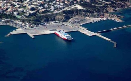 Προσωρινή απαγόρευση απόπλου του “Hyperspeed Jet 4” στη Ραφήνα μετά από πρόσκρουση