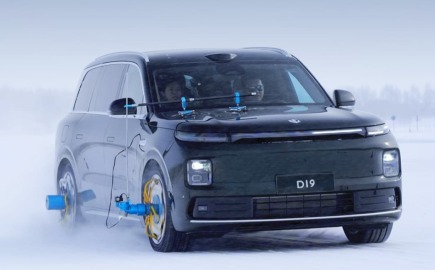 Leapmotor D19: Το SUV που δεν… καταλαβαίνει από σκασμένα λάστιχα