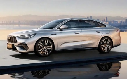 Geely Galaxy Starshine 6 PHEV: Νέα μπαταρία και 170 km ηλεκτρικής αυτονομίας