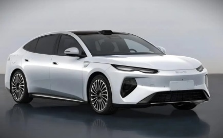 Νέο BYD Seal 08: 1.000 km αυτονομία και φόρτιση 400 km σε 5 λεπτά!