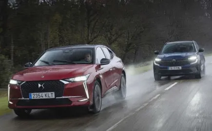 Renault Scenic E-Tech vs DS N°4: Ποιο γαλλικό EV είναι η καλύτερη επιλογή;