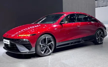Νέο Hyundai Ioniq 6: Το ηλεκτρικό που θέλει να κλέψει τους πελάτες της Tesla