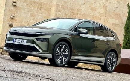 Skoda Enyaq 2026: Το οικογενειακό ηλεκτρικό SUV που απειλεί το Tesla Model Y