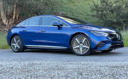 Η Mercedes-Benz εξοπλίζει τις EQE και EQS με μεγαλύτερες μπαταρίες