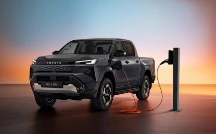 Η Toyota αποκαλύπτει το νέο Hilux σε αμιγώς ηλεκτρική έκδοση