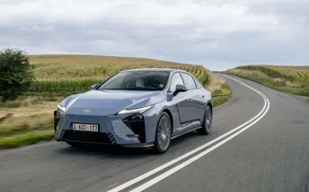 Νέο Lexus ES 350e: Η ηλεκτρική λιμουζίνα της Lexus αποκαλύπτει τα δυνατά της χαρτιά