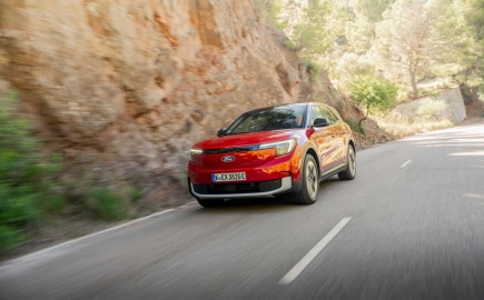 Νέες αναβαθμισμένες εκδόσεις για τα αμιγώς ηλεκτρικά Ford Explorer και Capri