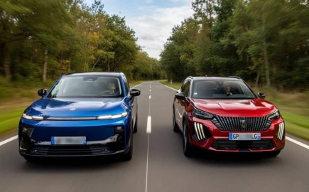 Leapmotor B10 vs Peugeot e-2008: Ο εσωτερικός ανταγωνισμός της Stellantis φέρνει πονοκέφαλο