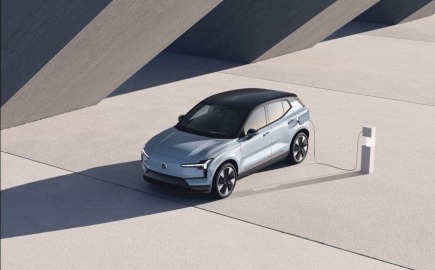 Η Volvo Cars λανσάρει δωρεάν οικιακή φόρτιση!