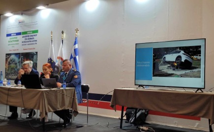 Έτσι σβήνει η φωτιά σε ηλεκτρικά αυτοκίνητα