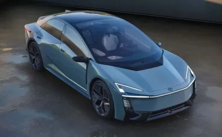 Toyota Corolla: Η νέα γενιά φέρνει για πρώτη φορά ηλεκτρικές εκδόσεις