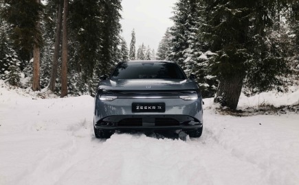 Το νέο Zeekr 7X κατακτά τον Παρνασσό